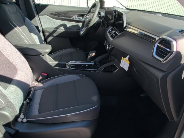 New 2026 Chevrolet TrailBlazer LT w/ LT Cold Weather Package FWD image 34
