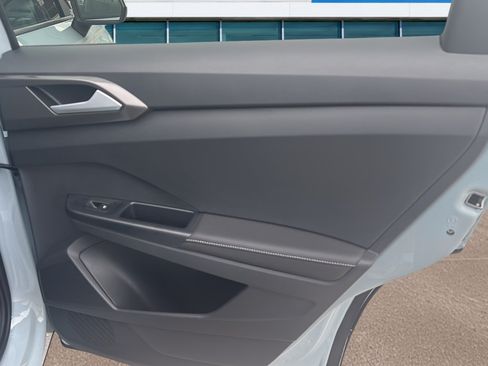 New 2026 Volkswagen Taos SE FWD image 14