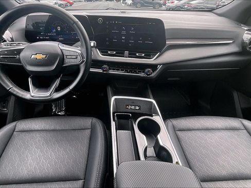 Used 2025 Chevrolet Equinox LT w/ Convenience Package II AWD/4WD image 13