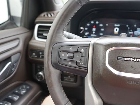 Used 2024 GMC Yukon XL Denali w/ Denali Reserve Package AWD/4WD image 13