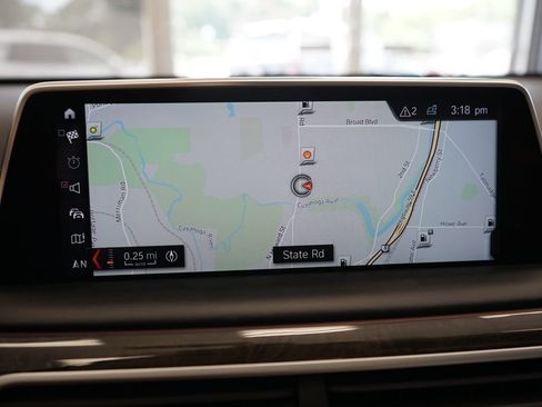 Used 2018 BMW 750i xDrive AWD/4WD image 8