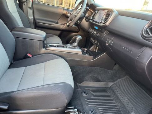 Used 2021 Toyota Tacoma TRD Off-Road image 22