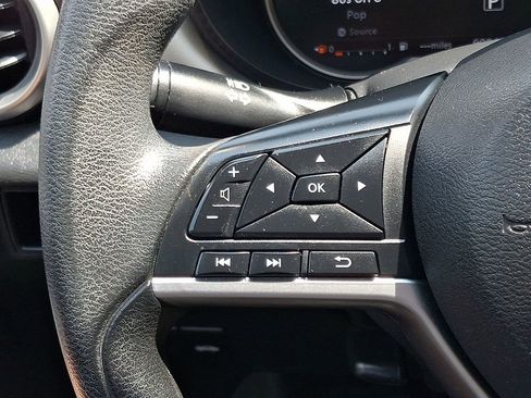 Used 2021 Nissan Versa SV FWD image 20