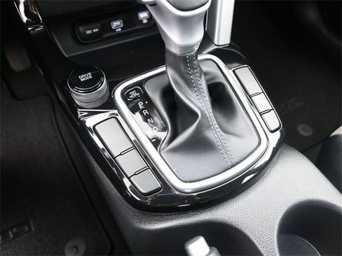 Used 2023 Kia Seltos S image 31