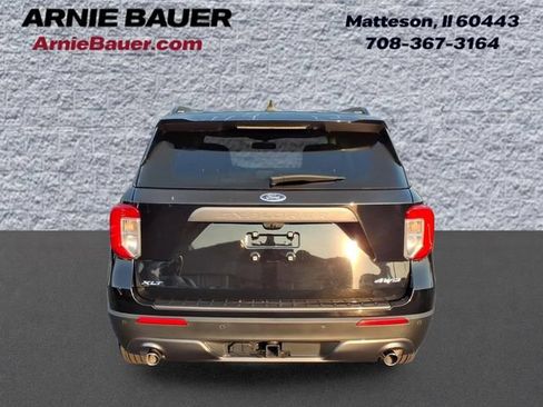 Used 2022 Ford Explorer XLT w/ Equipment Group 202A AWD/4WD image 8
