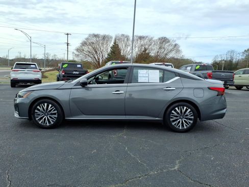 Used 2025 Nissan Altima 2.5 SV image 5