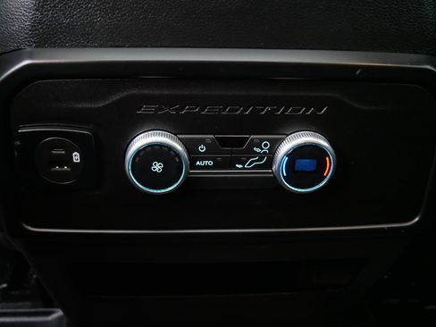 Used 2021 Ford Expedition XLT w/ Black Accent Package image 12