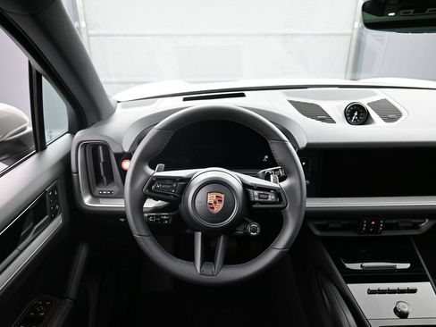 Certified 2026 Porsche Cayenne E-Hybrid AWD/4WD image 18