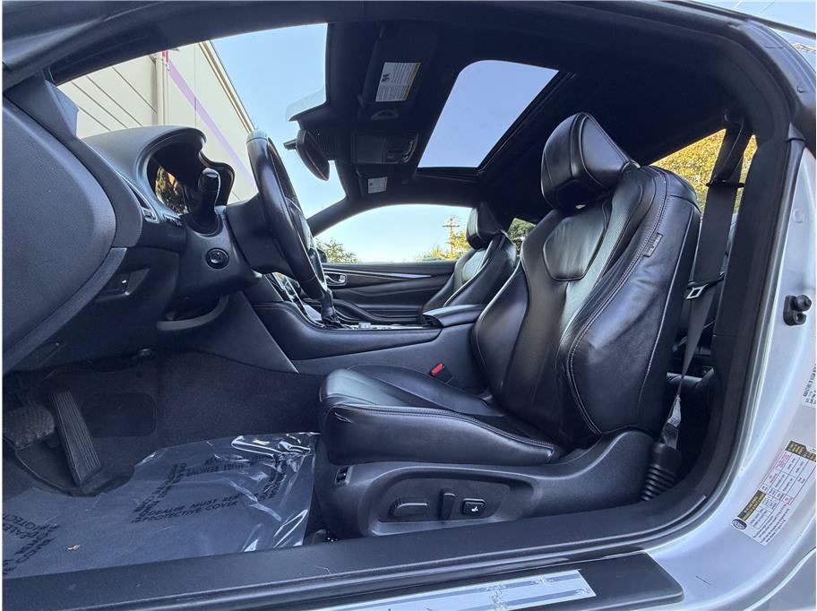 Used 2017 INFINITI Q60 3.0t w/ Premium Plus Package 3.0T RWD image 14