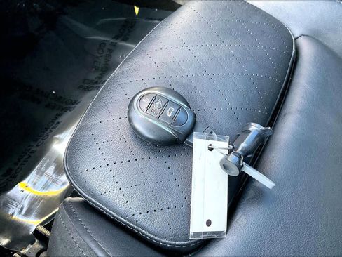 Used 2019 MINI Cooper Clubman S image 11