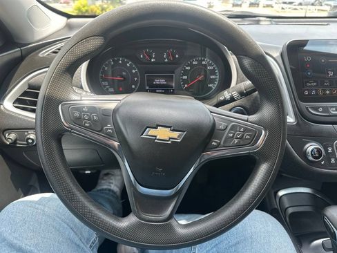 Used 2023 Chevrolet Malibu LT FWD image 23