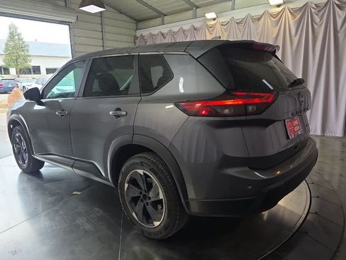 Used 2025 Nissan Rogue SV AWD/4WD image 7