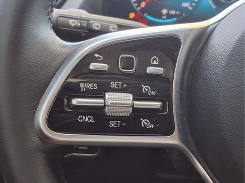 Certified 2022 Mercedes-Benz GLA 250 4MATIC image 15