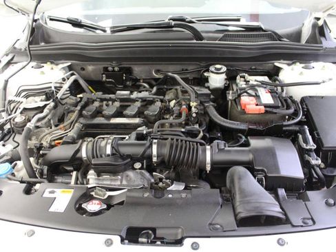 Used 2018 Honda Accord EX image 31