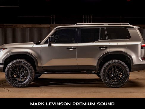 Used 2025 Lexus GX 550 image 6