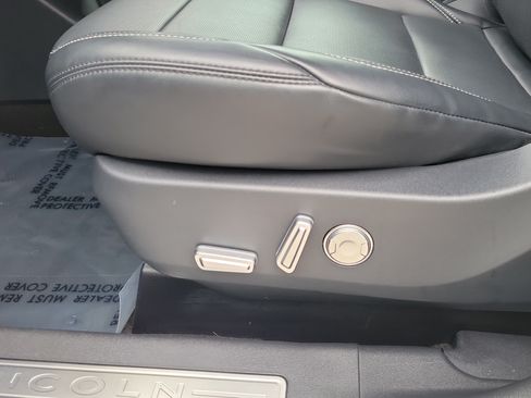 Used 2024 Lincoln Nautilus Premier AWD/4WD image 12