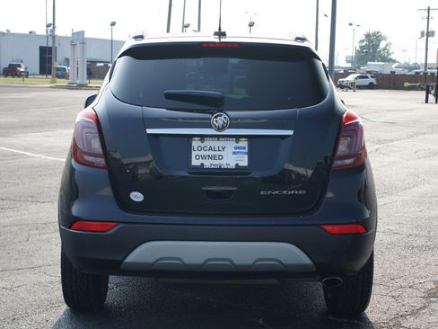 Used 2021 Buick Encore Preferred FWD image 4