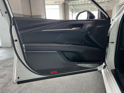 Used 2025 Toyota Camry SE w/ Multimedia Upgrade Package image 13