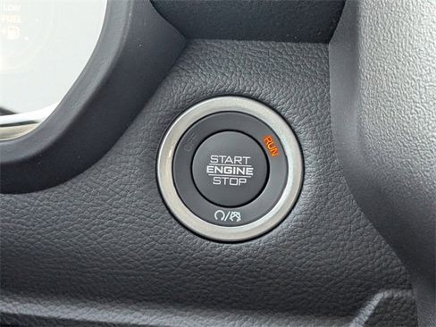 New 2026 RAM 1500 4x4 Crew Cab image 28