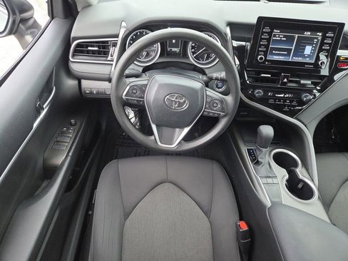 Used 2023 Toyota Camry LE w/ Convenience Package image 5