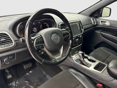 Used 2021 Jeep Grand Cherokee Laredo X AWD/4WD image 18