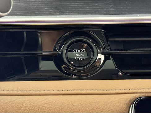 Used 2025 INFINITI QX80 Sensory AWD/4WD image 17