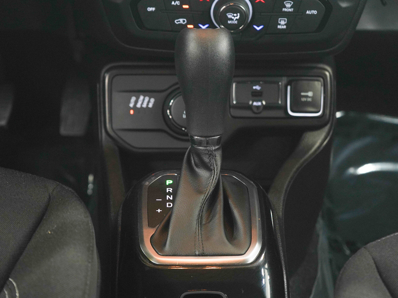 Used 2022 Jeep Renegade Altitude w/ Convenience Group AWD/4WD image 19