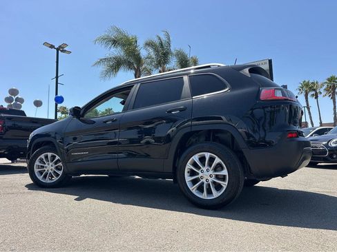 Used 2020 Jeep Cherokee Latitude FWD image 3