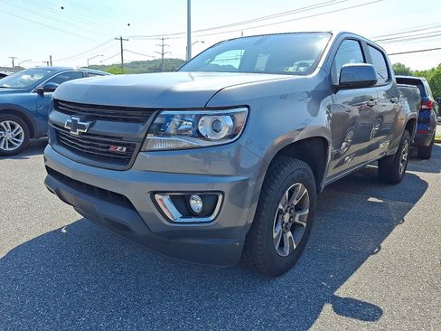 Used 2018 Chevrolet Colorado Z71 AWD/4WD image 3