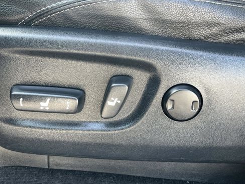 Used 2020 Toyota 4Runner Limited image 15