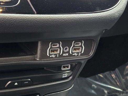 Used 2021 Chrysler Pacifica Touring-L w/ Uconnect Theater Family Group FWD image 47