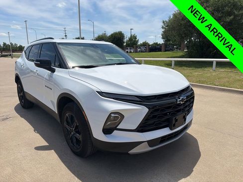 Used 2025 Chevrolet Blazer LT w/ Sound & Technology Package FWD image 1