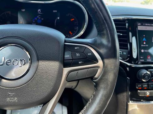Used 2020 Jeep Grand Cherokee Altitude image 23
