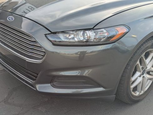 Used 2016 Ford Fusion SE image 11