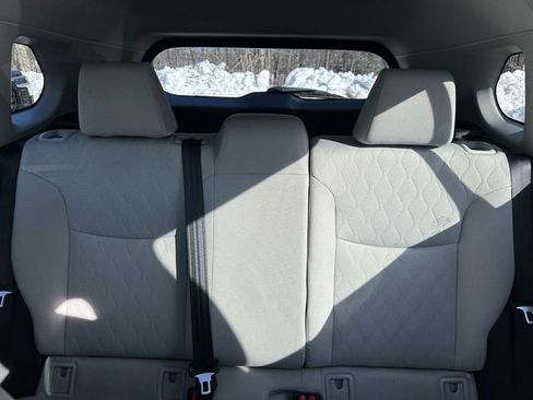 Certified 2024 Toyota Corolla Cross LE w/ Moonroof Package image 40