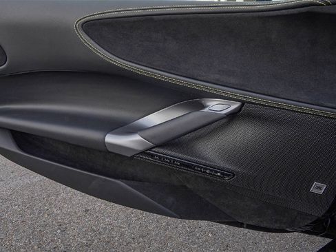 Used 2023 Ferrari SF90 Spider image 36