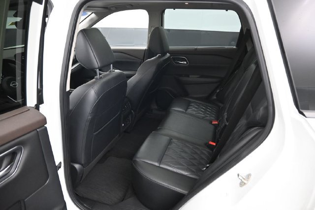 Used 2023 Nissan Rogue Platinum w/ Platinum Premium Package AWD/4WD image 10