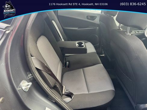 Used 2020 Hyundai Kona SE w/ Cargo Package image 17