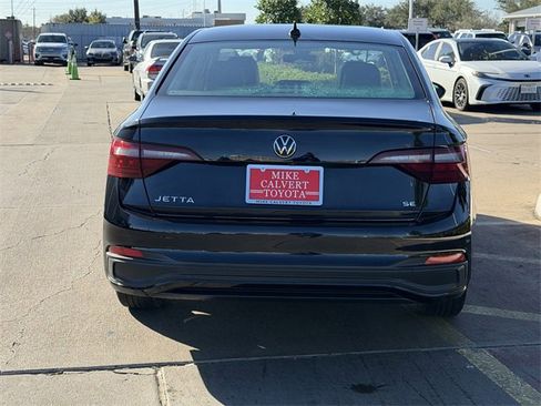 Used 2024 Volkswagen Jetta SE image 6