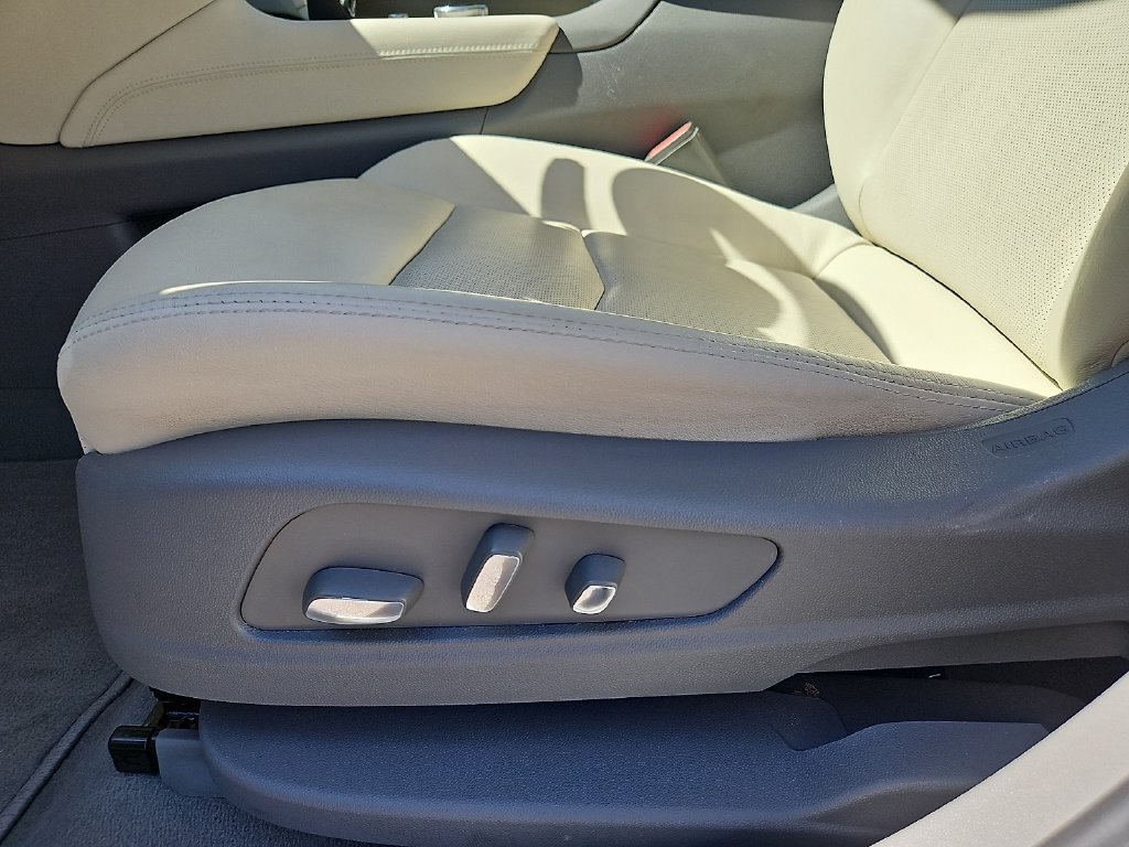 Used 2024 Cadillac XT5 Premium Luxury FWD image 14