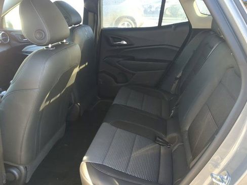 Used 2025 Chevrolet Trax LT image 14