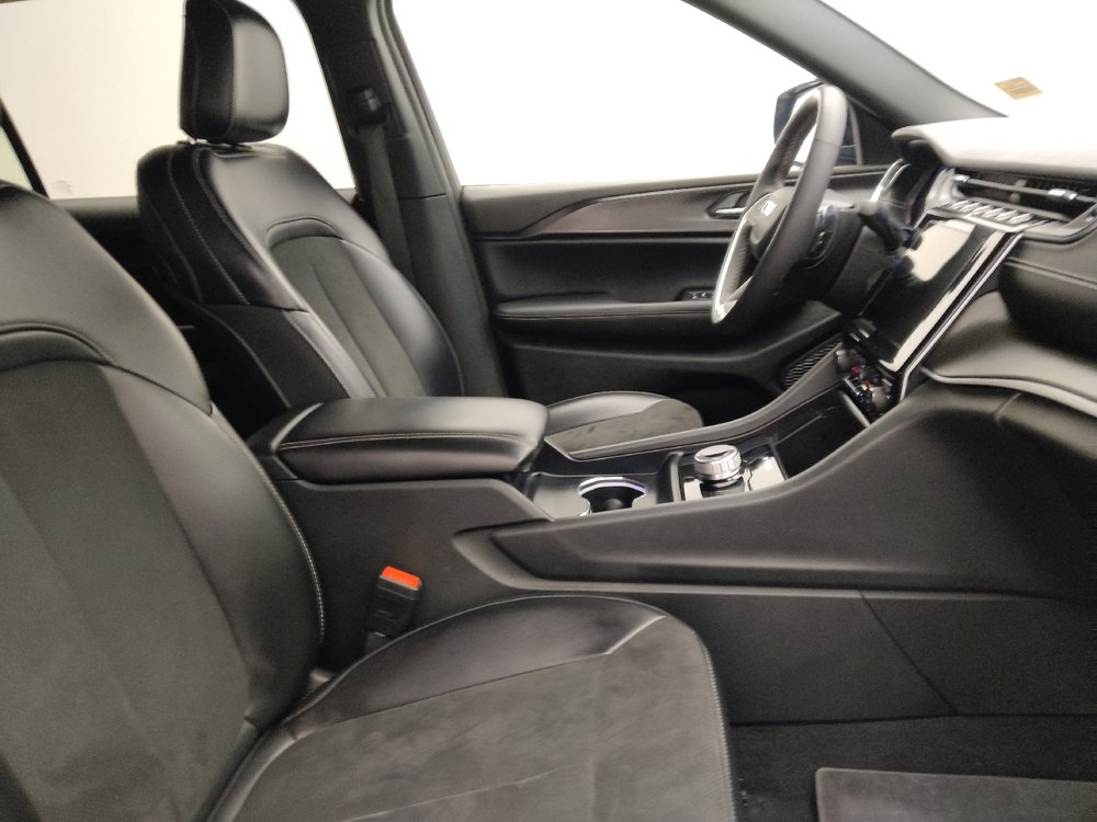 Used 2023 Jeep Grand Cherokee L Altitude AWD/4WD image 21