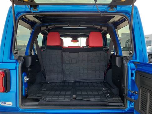 Used 2024 Jeep Wrangler Unlimited Rubicon w/ XTREMEE 35" Tire Package image 11