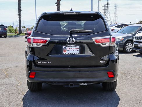 Used 2016 Toyota Highlander XLE FWD image 6