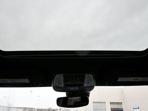 Used 2018 Jeep Grand Cherokee Trailhawk w/ Trailhawk Luxury Group AWD/4WD image 16