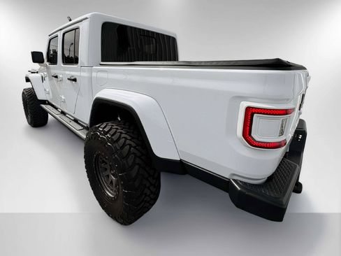 Used 2024 Jeep Gladiator Sport w/ Premium Package image 4