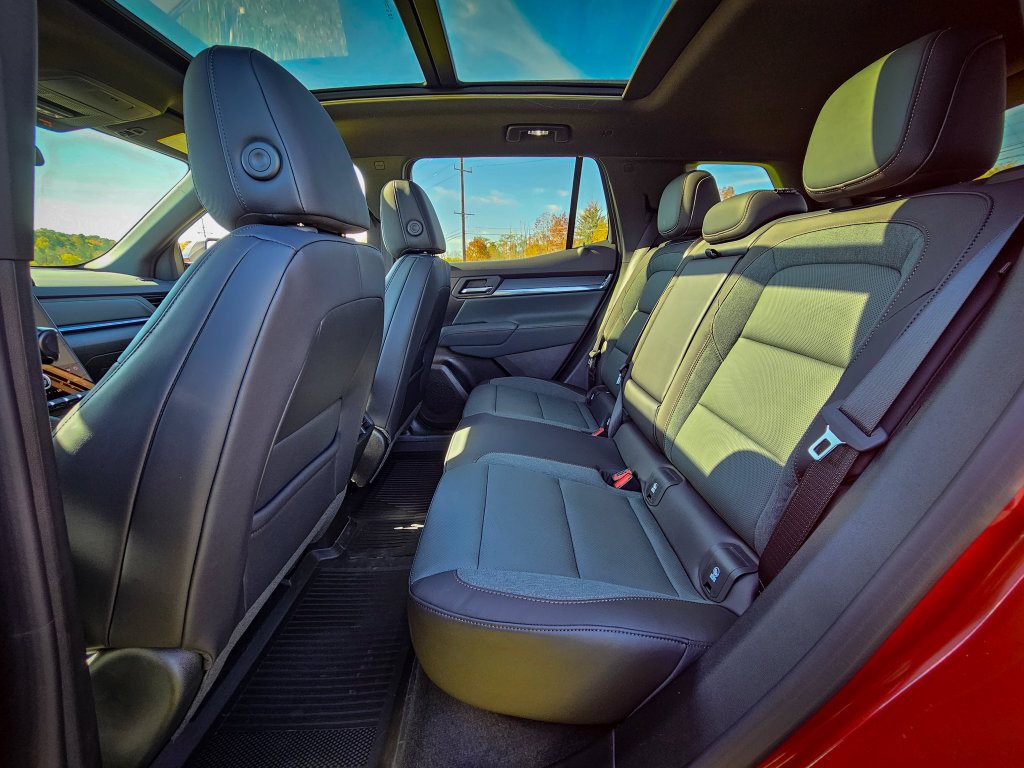 New 2027 GMC Terrain AT4 w/ Convenience Package III AWD/4WD image 32