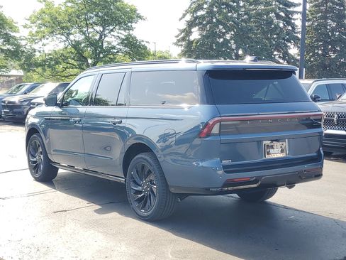 New 2027 Lincoln Navigator L Reserve w/ Jet Appearance Package AWD/4WD image 3