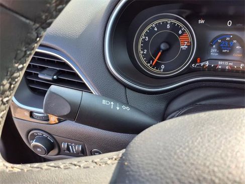 Used 2023 Jeep Cherokee Altitude Lux image 71