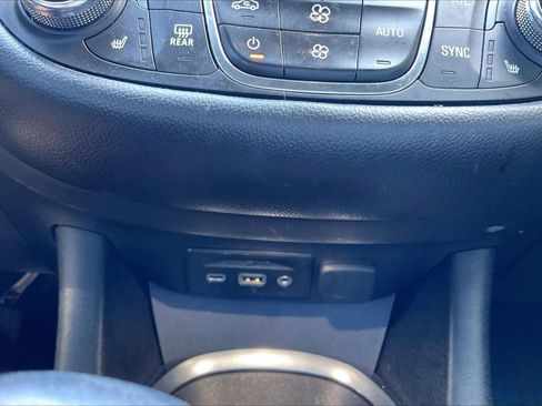 Used 2021 Chevrolet Malibu Premier FWD image 30